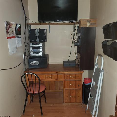 More Photos Of 9772 Seneca Trl, Mill Creek General Retail For Sale