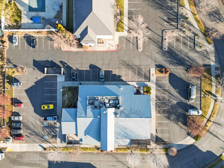 More Photos Of 594 NE Bellevue Ct, Bend Restaurant For Sale