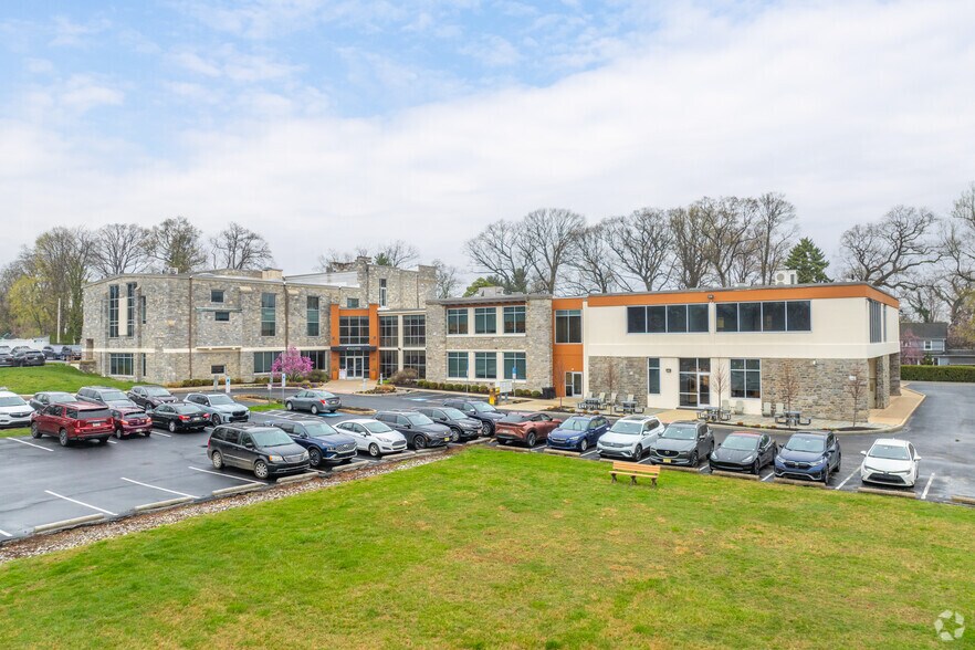 More Photos Of 40 Lloyd Ave, Malvern Office For Lease