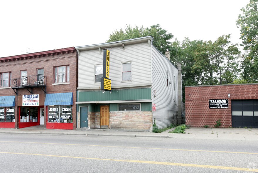 More Photos Of 506 Leonard St NW, Grand Rapids Restaurant For Lease