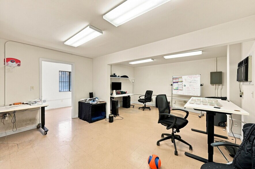 More Photos Of 2757 16th St, San Francisco Warehouse For Lease
