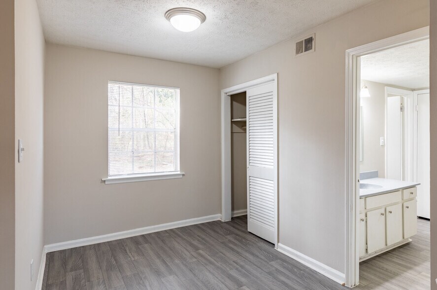 More Photos Of 235 Sycamore Dr, Athens Apartments For Sale