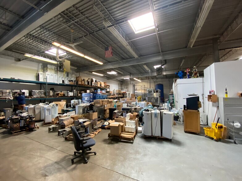 More Photos Of 522 Cottage Grove Rd, Bloomfield Manufacturing For Lease