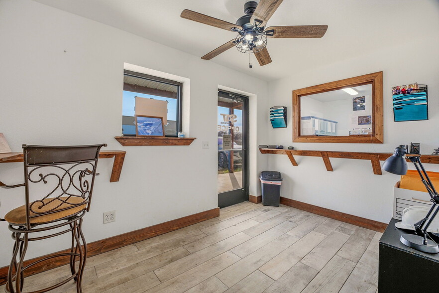 More Photos Of 4610 E Highway 199, Springtown General Retail For Sale