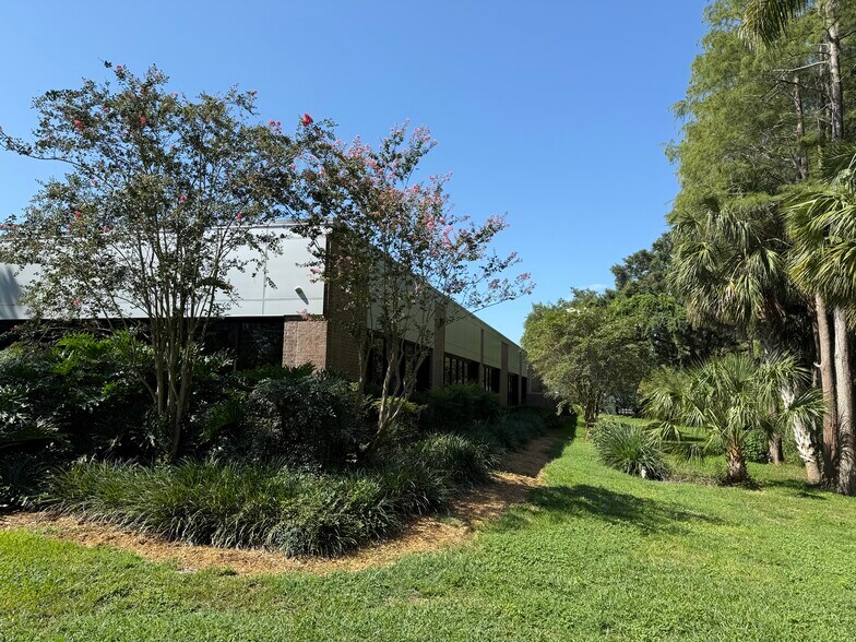 More Photos Of 4620 Woodland Corporate Blvd, Tampa Office For Sale