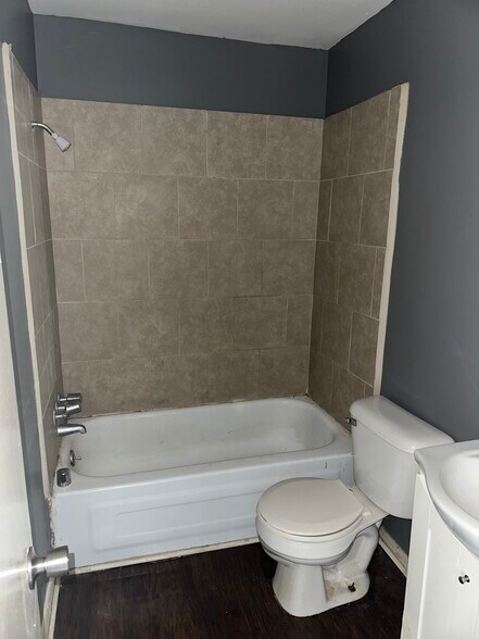 More Photos Of 1321 N 3rd St, Vincennes Apartments For Sale