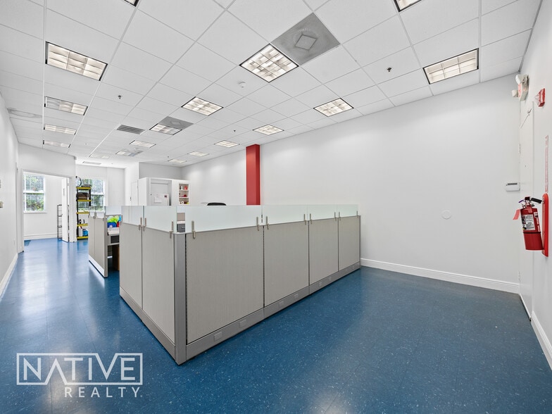Primary Photo Of 701 SE 32nd Ct, Fort Lauderdale Flex For Lease