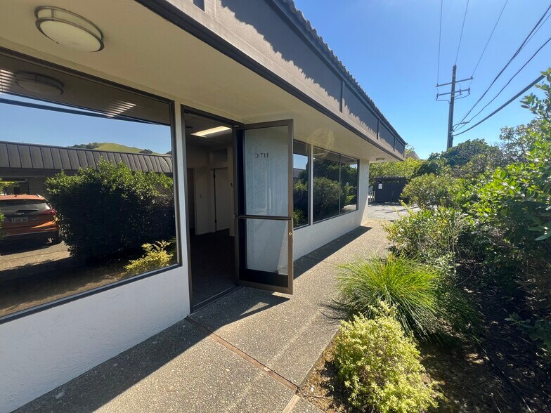 More Photos Of 117-121 Paul Dr, San Rafael Medical For Lease