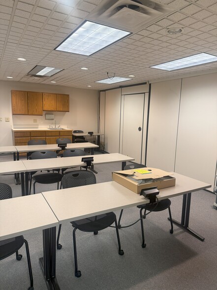 More Photos Of 2125 Heights Dr, Eau Claire Medical For Lease