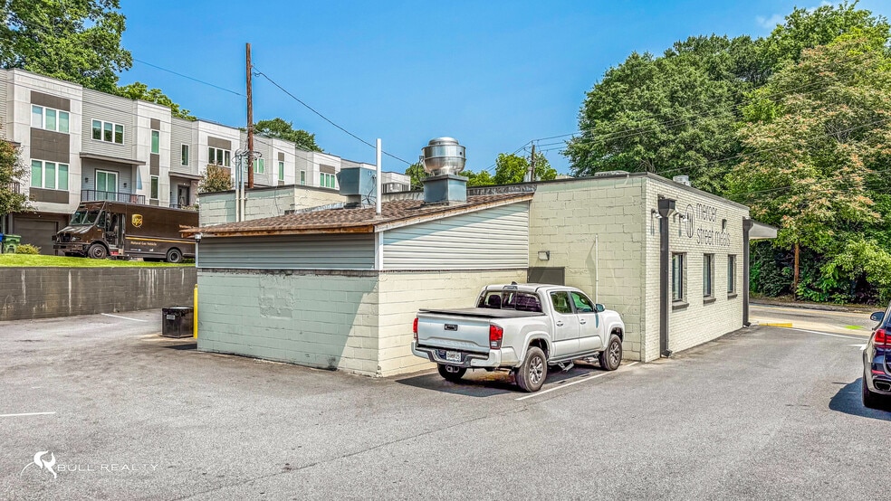 More Photos Of 845 Flat Shoals Rd, Atlanta Freestanding For Sale