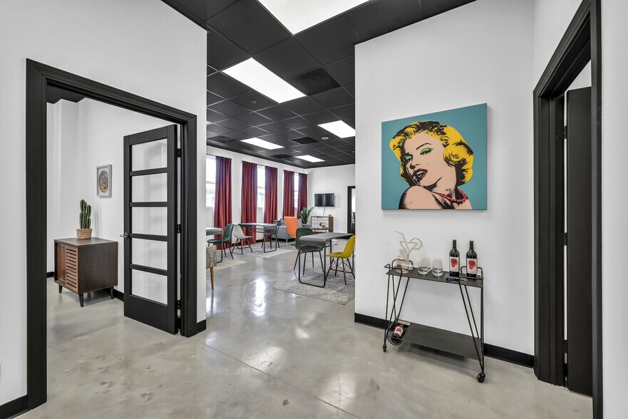 More Photos Of 525 Woodland Square Blvd, Conroe Coworking Space