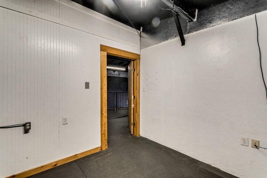 More Photos Of 2217 Old Dennis Rd, Weatherford Service For Sale