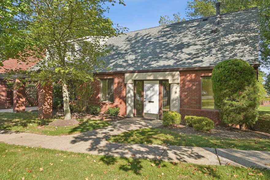 More Photos Of 176 Tamarack Cir, Skillman Office For Sale