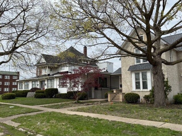 More Photos Of 304 N 5th St, Rockford Specialty For Sale