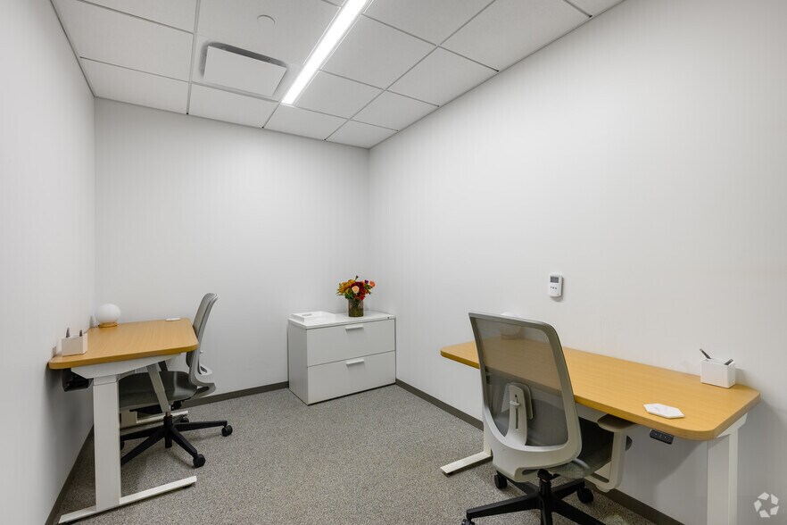 More Photos Of 2451 Crystal Dr, Arlington Office For Lease