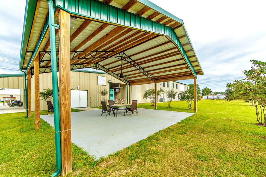 More Photos Of 1711 Dunn St, Houma Service For Lease