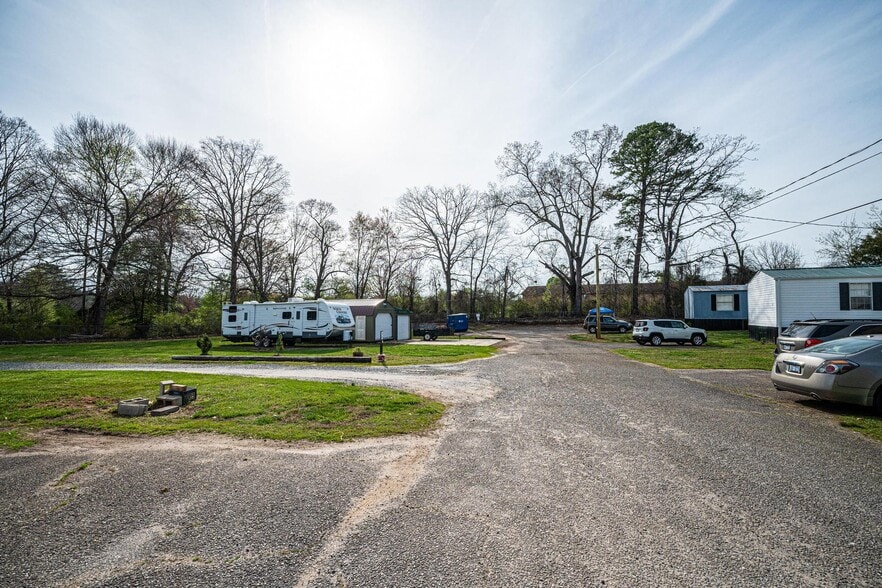 1521 Airport Rhodhiss Rd, Hickory, NC 28601 Manufactured Housing