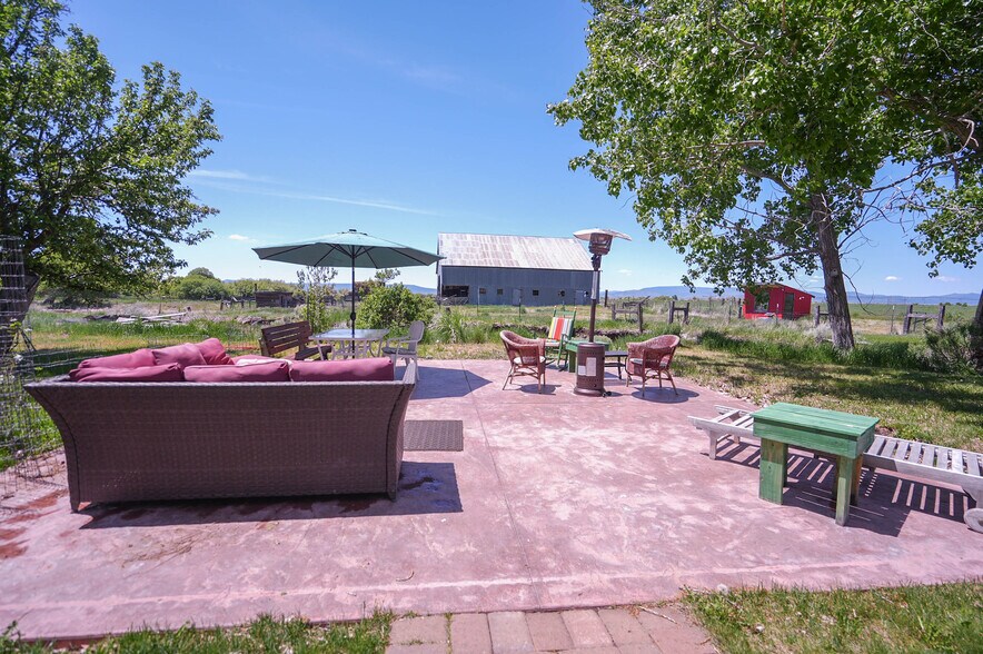 More Photos Of 15682 Highway 395, Lakeview Land For Sale