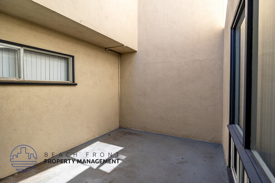 More Photos Of 125 Ximeno Ave, Long Beach Apartments For Sale