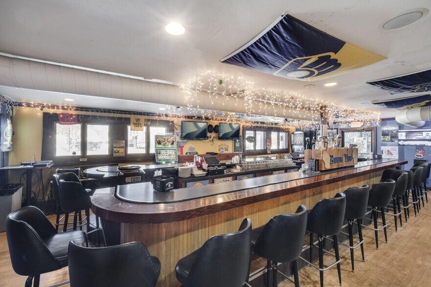 More Photos Of 6317 W Bluemound Rd, Milwaukee Bar For Sale