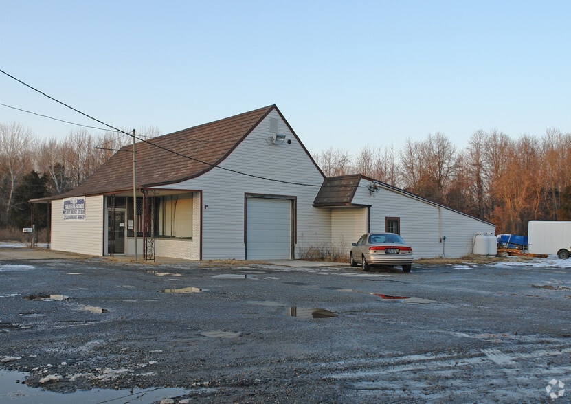 Primary Photo Of 4640 Dupont Pky, Townsend Freestanding For Sale