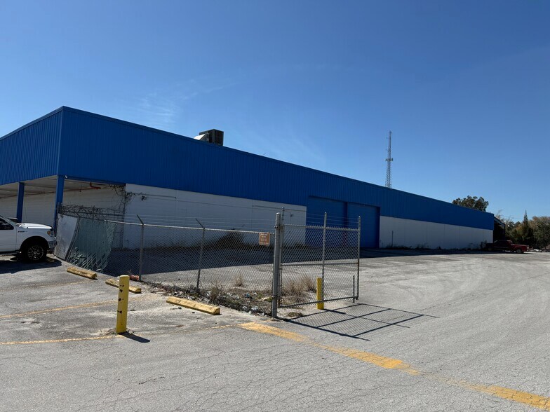 More Photos Of 2 US Highway 17 92 N, Haines City Showroom For Sale