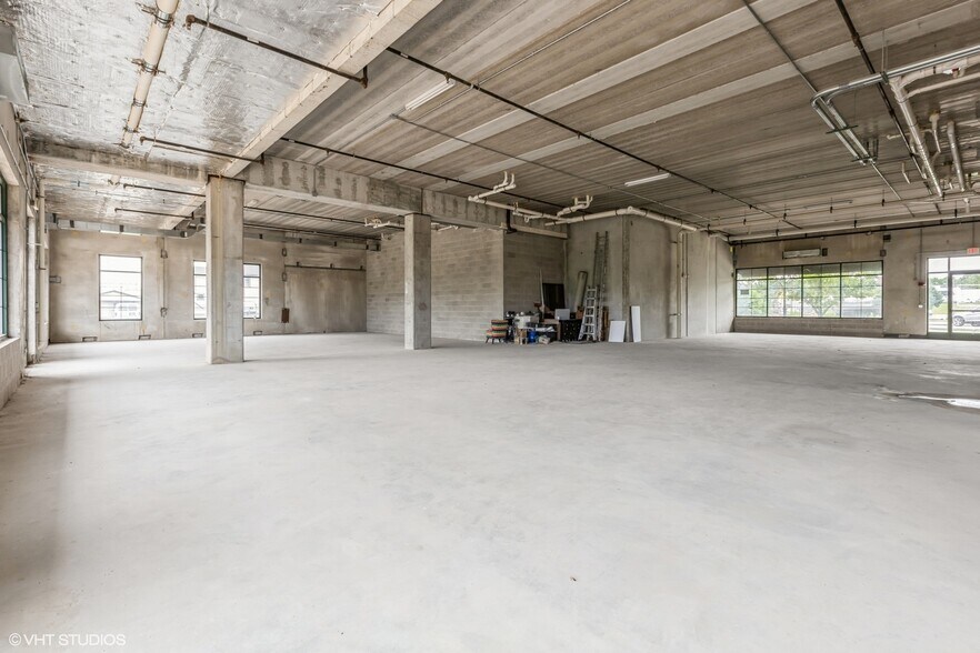 More Photos Of 160 S River St, Aurora Apartments For Sale