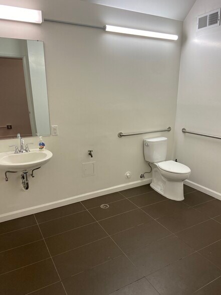 More Photos Of 736 14th St, San Francisco Apartments For Sale