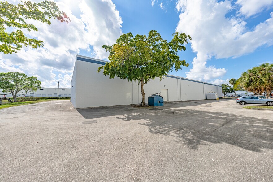 More Photos Of 6630 NW 16th Ter, Fort Lauderdale Warehouse For Sale