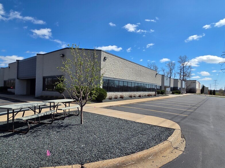 More Photos Of 4354-4396 W Round Lake Rd W, Arden Hills Light Manufacturing For Lease