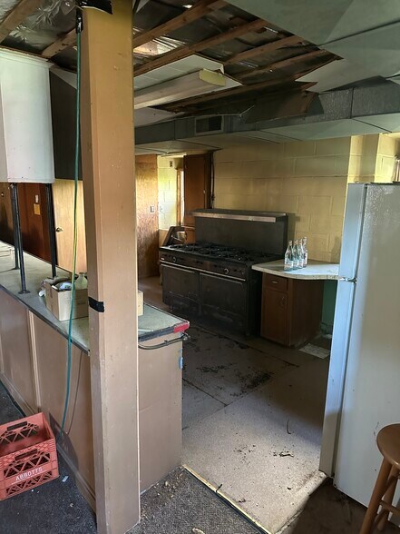 More Photos Of 400 Church St, Minersville Lodge Meeting Hall For Sale
