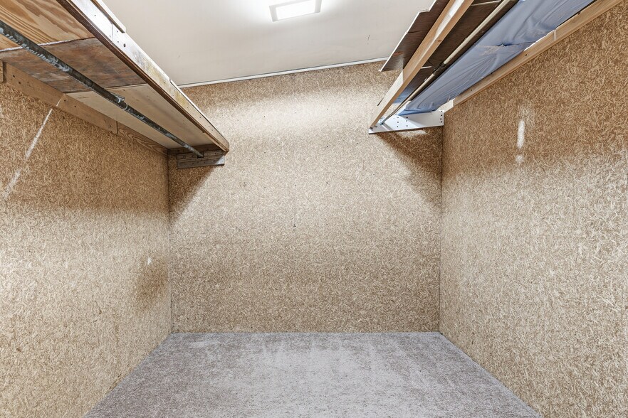 More Photos Of 1818 Oak Tree Rd, Edison Medical For Lease