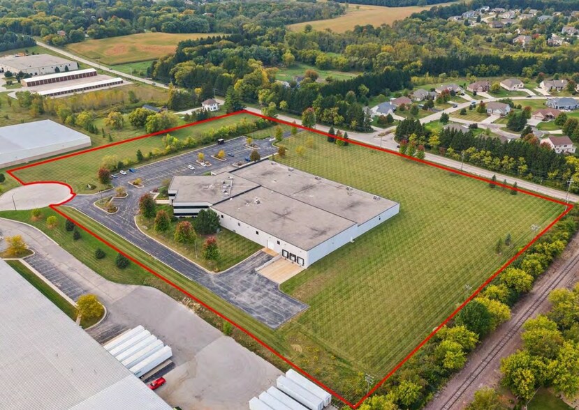 More Photos Of W209N17500 Industrial Dr, Jackson Manufacturing For Sale