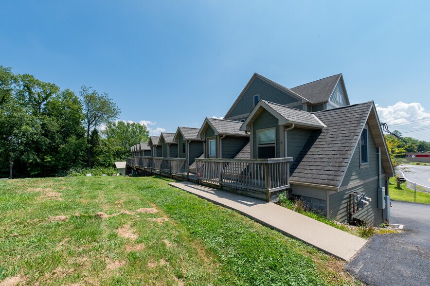 More Photos Of 6-10 Canyon Rd, Morgantown Loft Creative Space For Sale