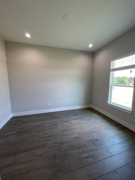 More Photos Of 2951 FM 1460, Georgetown Office For Sale