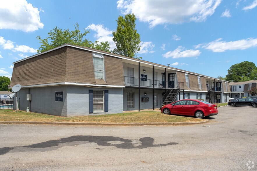 Primary Photo Of 107 Sterling Ct NW, Center Point Apartments For Sale