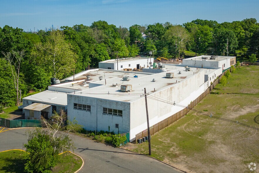 More Photos Of 180 Kingsland Rd, Clifton Warehouse For Lease