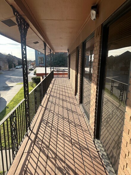More Photos Of 12803 Demetra Dr, Farmers Branch Office Residential For Lease