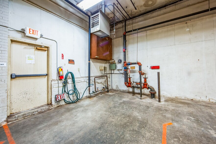 More Photos Of 2169 E High St, Pottstown Office For Lease