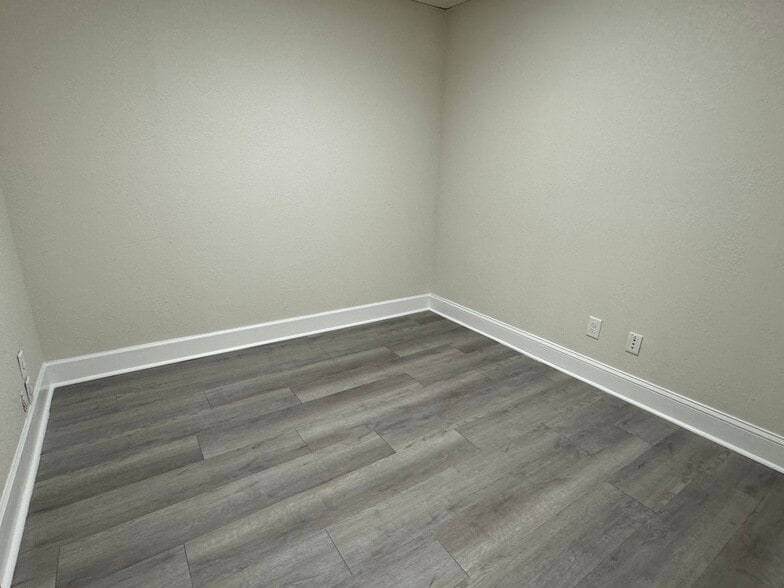 More Photos Of 1403 Medical Plaza Dr, Sanford Medical For Sale