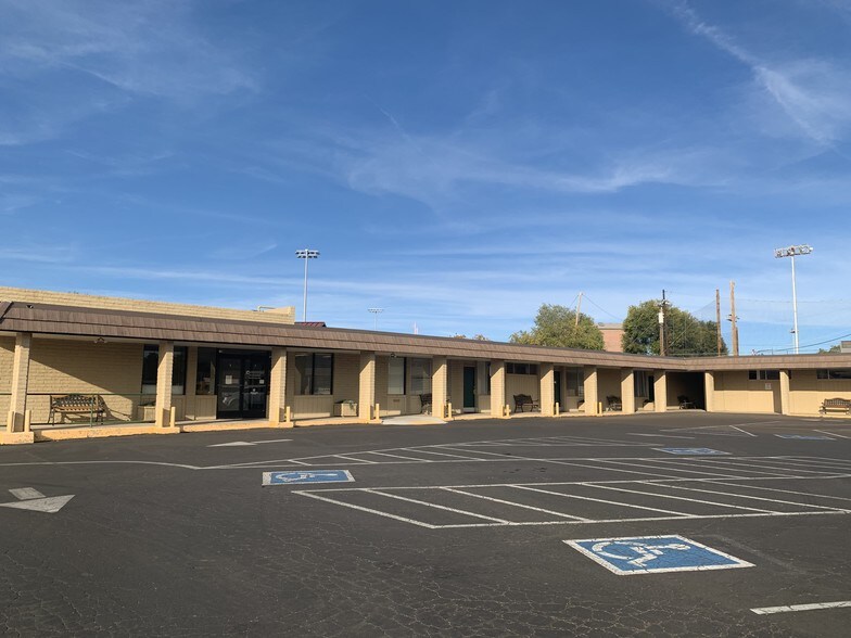 More Photos Of 1003 Division St, Prescott Medical For Lease