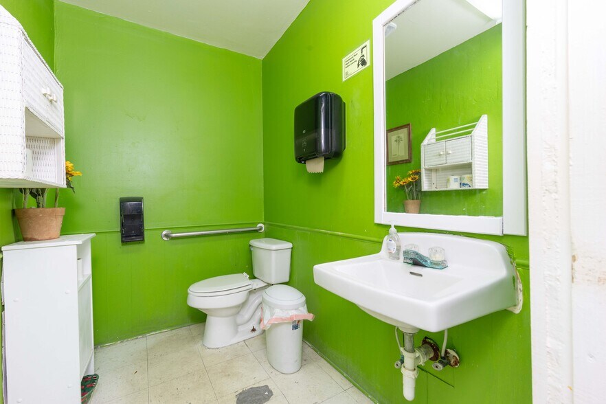 More Photos Of , Live Oak Unknown For Sale