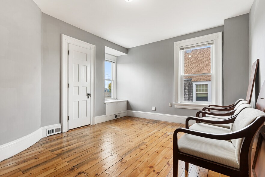 More Photos Of 285 Congress St, Bridgeport Office For Sale