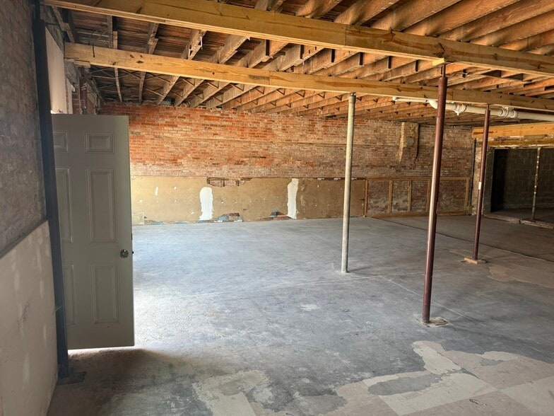 More Photos Of 107 W Main St, Coffeen Storefront Retail Residential For Sale