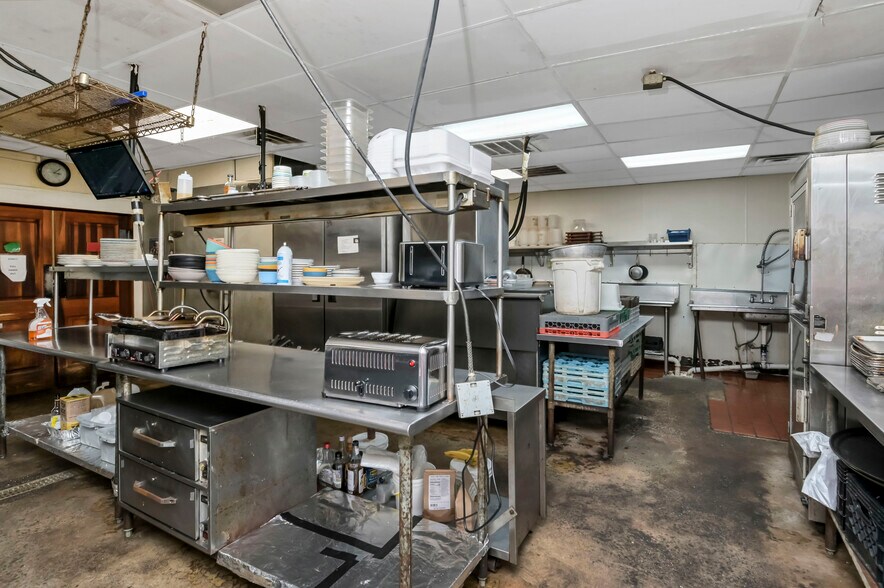 More Photos Of 300 State St, West Columbia Restaurant For Sale