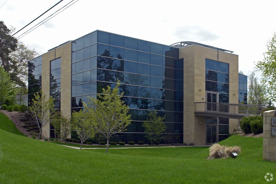 More Photos Of 4940 Cascade Rd SE, Grand Rapids Medical For Lease