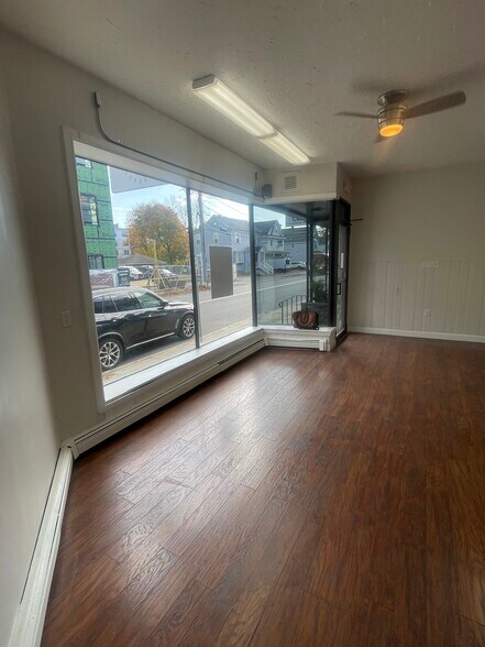 More Photos Of 209 Albion St, Wakefield Storefront For Lease