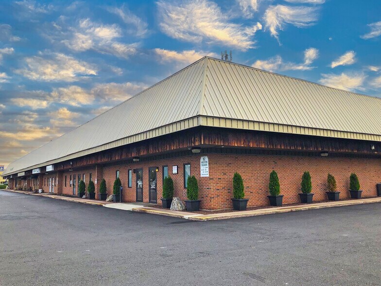 Primary Photo Of 92 Weston St, Hartford Light Distribution For Lease