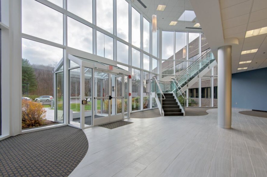 More Photos Of 397 Williams St, Marlborough Research And Development For Lease