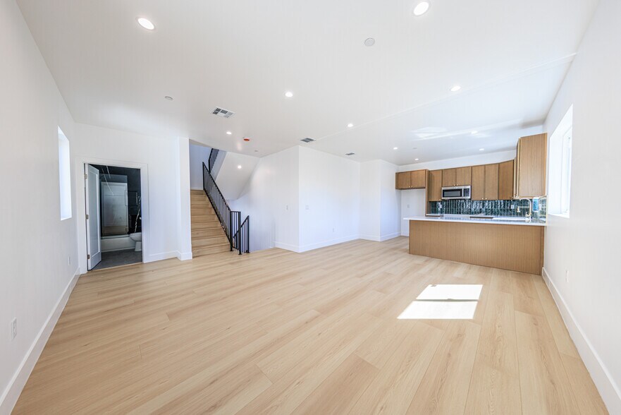 More Photos Of 2424 S West View St, Los Angeles Apartments For Sale